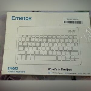 EM003 Wireless Keyboard - White